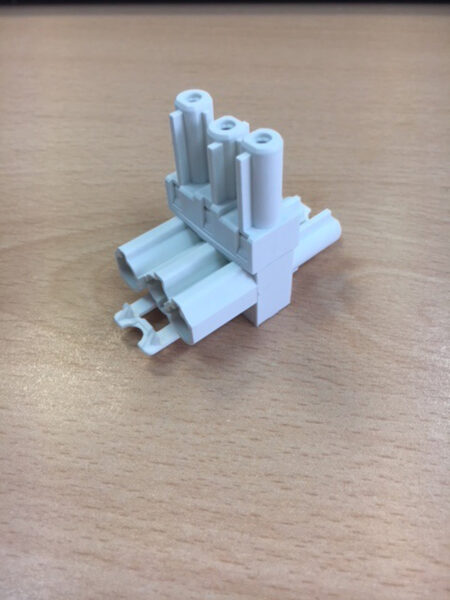 Surge T Distribution Connector - One in Two Out Includes Locking Clips