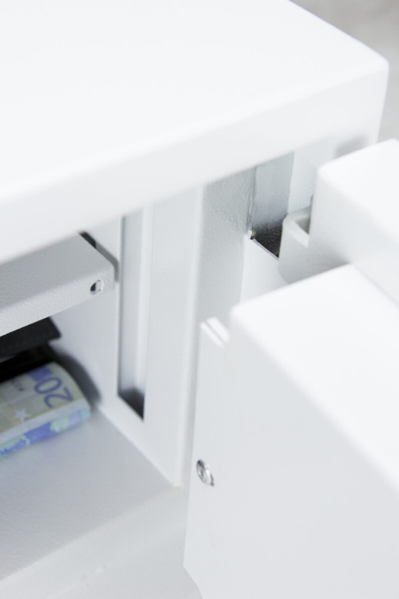 Ignix Fortress Security Safe - Image 32